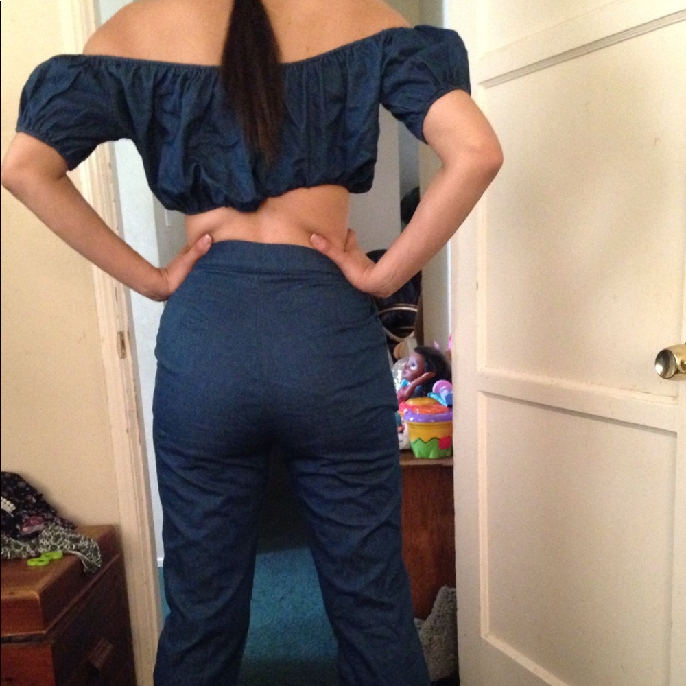 Two piece - Picture 4 of 4